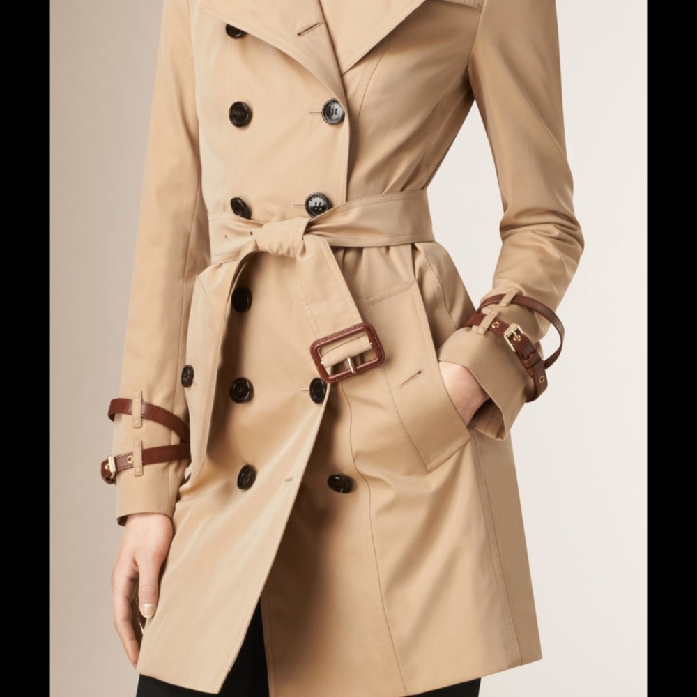 Burberry trench coat size 0.